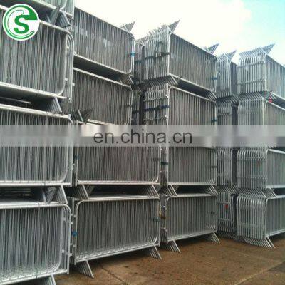 Manufacturer low price roadway safety iron barricade queue stand crowd control barrier