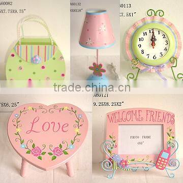 2015 Lovely toy for little girl pink and light green wooden craft