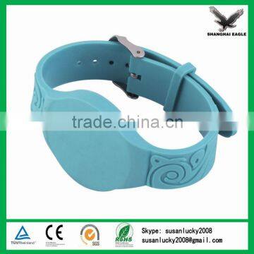 ABS Housings with Fabric Adjustable Strap Length RFID Waterproof Wristband with 13.56MHz Frequency