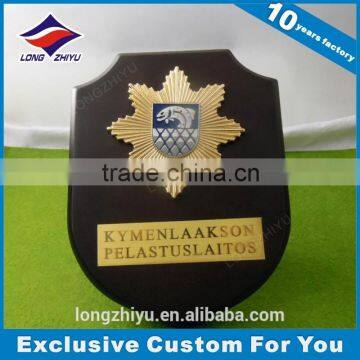Wooden Shield Award Trophy Plaques With Customized Zinc Alloy Metal Plate