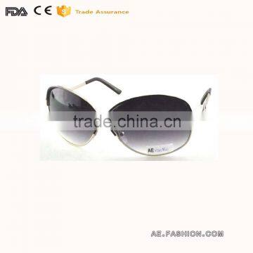 2016 Innovative Metal Decoration Sunglasses Cool Design Eyewear