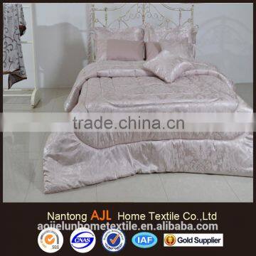 Wholesale Saudi Arabia market winter bed skirt jacquard comforter sets