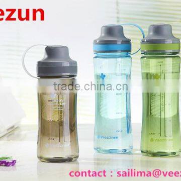 Tritan material spill plastic sports water bottle with handle