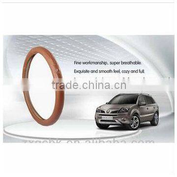 The high quality leather steering wheel covers can be used in four seasons