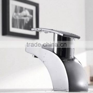 Bathroom Deck Mounted Brass Wash Basin Faucet