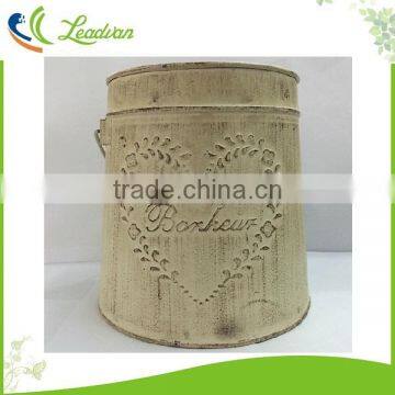 European Style Love Wedding Antique Imitation Decoration White Painted Galvanized Metal Flower Bucket With Wooden Handle photo-4