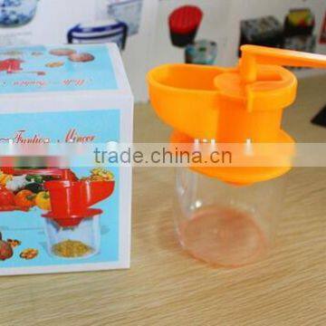 CY131 Hot New Spiral Garlic Press Manual Garlic Grinder Device Kitchen Gadgets Garlic Mesher photo-5