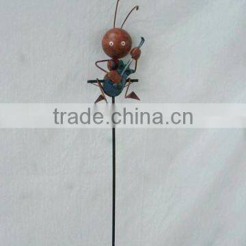 YS88232 Ant musician metal garden art stick with unique design