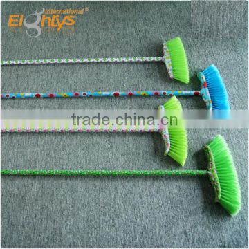 2014 hot sale flower design printed broom with metal broom handles