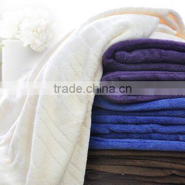 Hot Sale Wholesale Hometextile Bedding Sheet Set China Factory 100% Polyester Ultra Soft Fabric Solid Coral Fleece Blankets photo-6