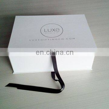 selling well all over the world new design and logo customized folding ribbon box