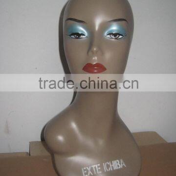 Wholesale price plastic Mannequin Heads with shoulder no hair Display Mannequin Heads