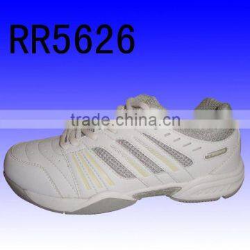 2011 comfortable tennis shoe