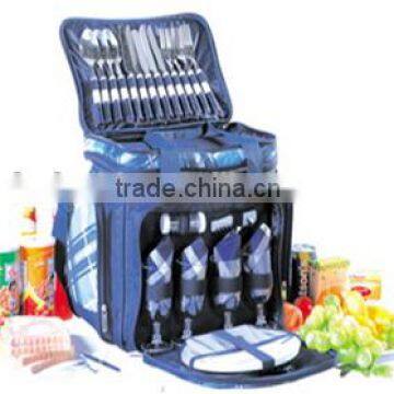 4 Person Picnic Bag with cooler compartment/shoulder straps/carrying handle