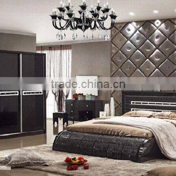 Modern High Gloss Lacquered Style Italian Bedroom Set E1 Grade Promoting 5 Sets Available