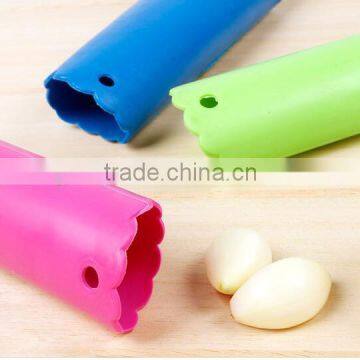 Hot Selling Magic Silicone Garlic Peeler Peel Easy Useful Kitchen Tools Color Random photo-2