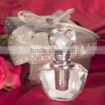 2016 Wholesale attractive crystal perfume bottle in delicate design