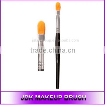 Smooth yellow hair concealer brush Wood handle cosmetic concealer brush