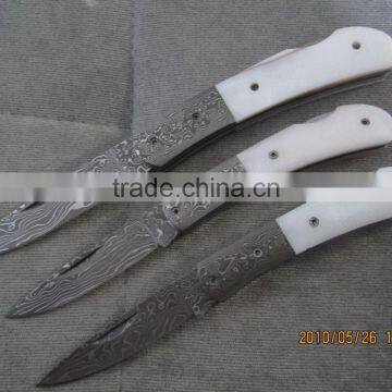 A SCENIC RAM HORN HANDLE, HANDMADE DAMASCUS STEEL LINER LOCK FOLDING KNIFE photo-2