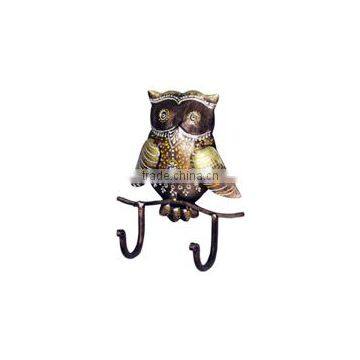 IRON PAINTED OWL HANGER 2 HOOK GOLDEN