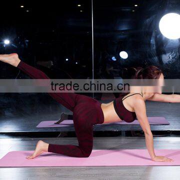 Fancy Seamless Ladies Yoga Suit photo-5