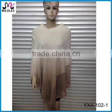 Wholesale new design fashion women two-tone knitted poncho