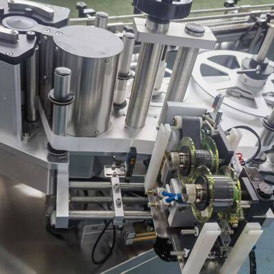 High-Speed Automatic Labeling Machine BPT-200 With 200 Bottles/Minute Capacity photo-4
