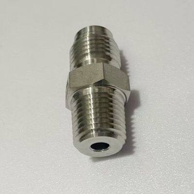 NPT Male to VCR Male Adapter With 1/4