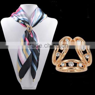 fashionable metal alloy circle shape crystal scarf ring