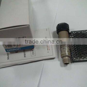 Omron E3F2-R2B4 2M photoelectric switch