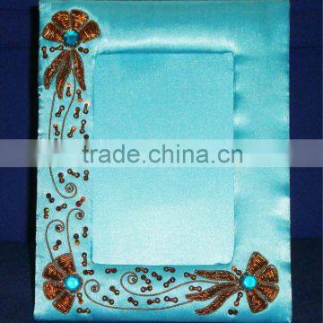 Exporter Blue Color Hand Embroidery Decorative Picture Frame
