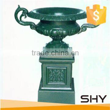 Iron flowerpot for garden decoration