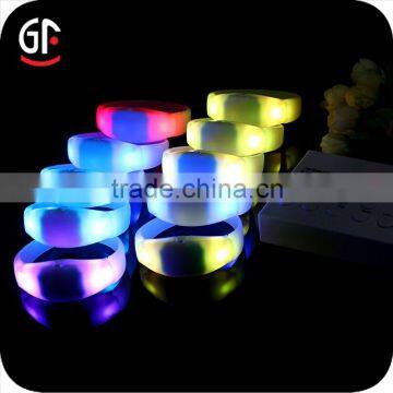 2016 New Popular Wireless RGB Led Controller Bracelet photo-3