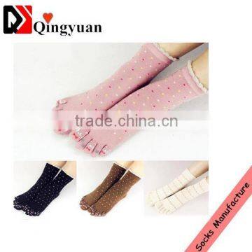 colored small dot cotton custom girl socks stock women five fingers sock with lace