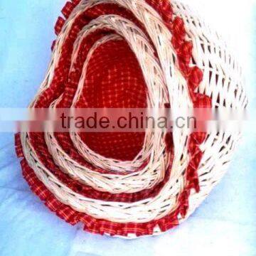 hot sale high quality heart shaped wicker baskets