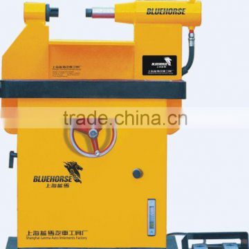 Brake shoe riveting machine