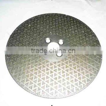 Electroplated diamond cutting wheels with triangle shape on the surface