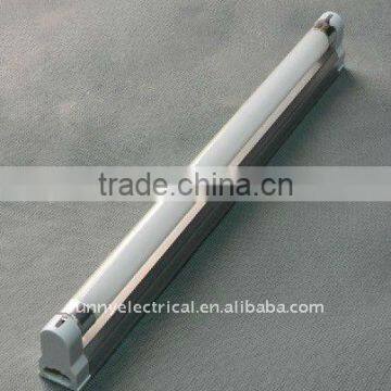 T4 fluorescent lighting fixture