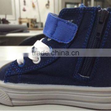 2017 China Factory Stock Low Price Kids Canvas Shoes Cheap Clearance photo-2