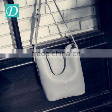 Plain Simple Design Cross Bag Women Shoulder Bags photo-3