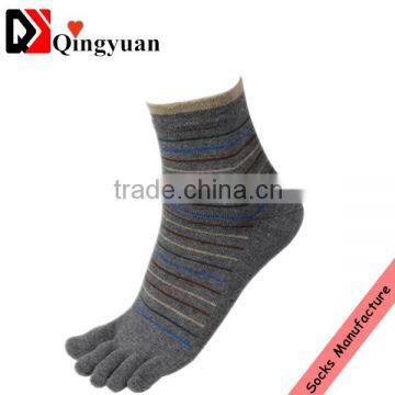 popular Men five fingers cylinder in spring thin cotton antibacterial fashion gift boxes socks