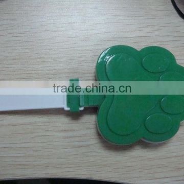 plastic paw clapper /animal clapper /bear clapper