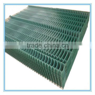 Green Powder coated welded wire mesh fence