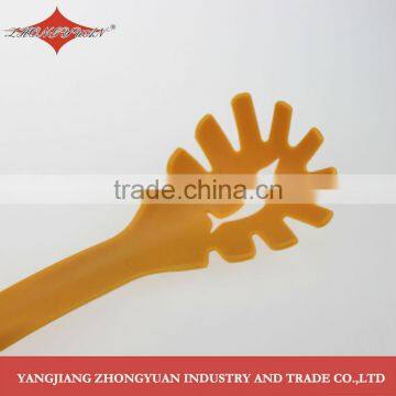 Kitchen Item Plastic Shark Shaped Spaghetti Server With Hole Grip photo-2