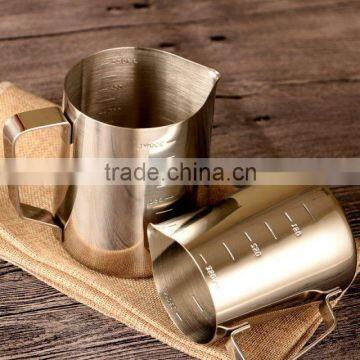 Wholtesale spout Stainless Steel Measuring Cup with Marking with Handle