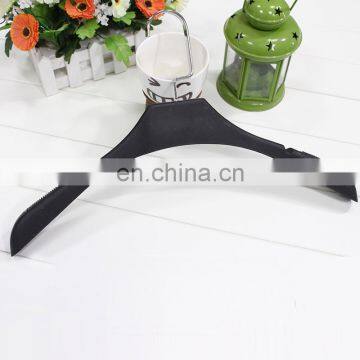 China Supplier Top Class Black Plastic Hanger for Coat