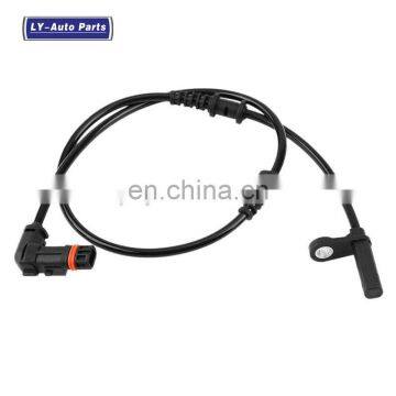 Auto Spare Parts Engine Front Wheel Speed Sensor For Mercedes Benz W204 C250 C350 07-11 OEM A2045400117 2045400117 Replacement