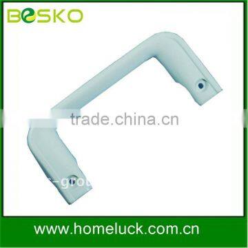 Refrigerator handle