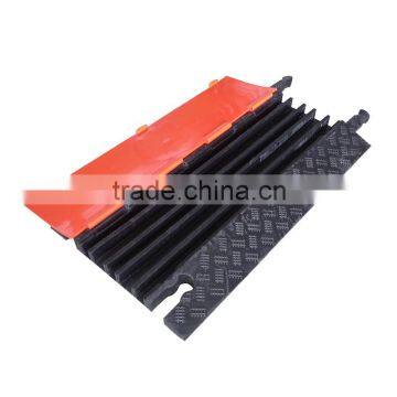Lower Factoty Price 915*550*53mm Soft Flexible Heavy Duty 5 Channels Rubber Cable Cover Protection