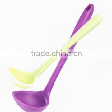 heat reistant durable kithcen silicone soup ladle